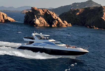 Azimut Grande 100 يخت ديناميكي يحضن المالك، ضيوفه والطاقم